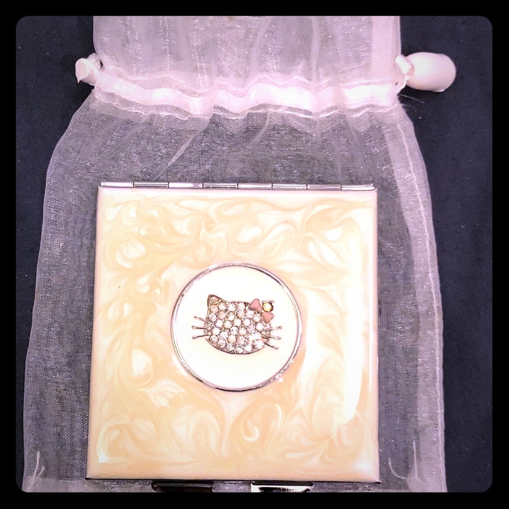 Hello Kitty compact mirror